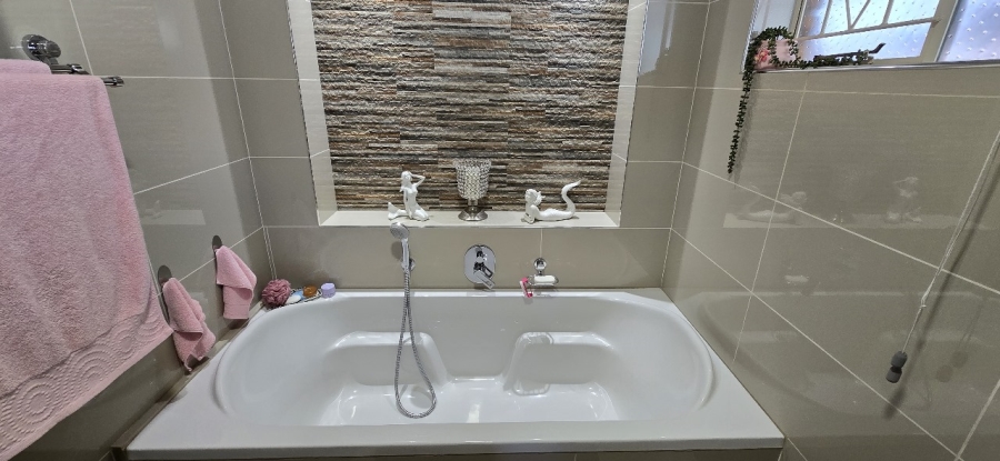 3 Bedroom Property for Sale in Abrahamsrust Free State